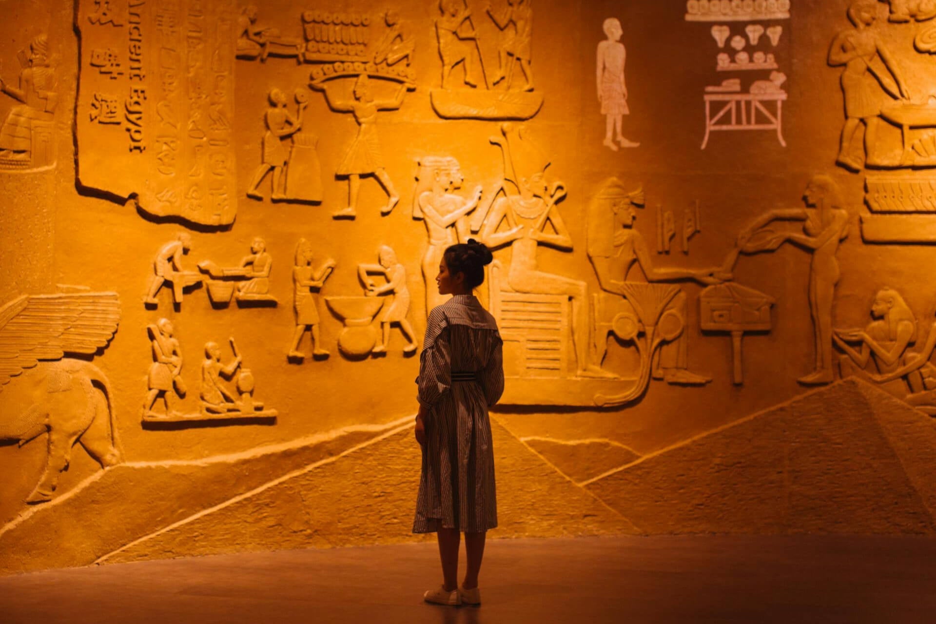 Perfume in Egypt: A Fragrant Legacy of the Ancient World